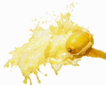 هل يخفف مسحوق قشر الليمون من الجلد؟